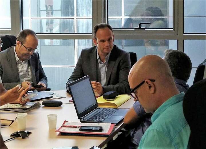 Reunión de la mesa sectorial de Educación (Foto TA)